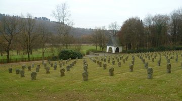 Vorschaubild für Kriegsgräberstätte Eversberg